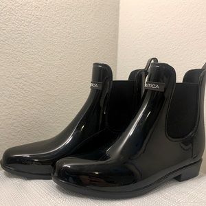 NÁUTICA ankle rain boots. Size 6